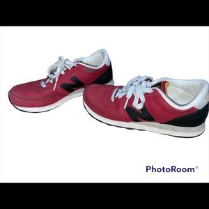 New Balance Sneakers in Red/Black
